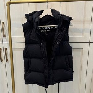 Aritzia Black Super Puff Vest